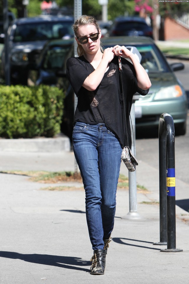 Emma Roberts Celebrity Beautiful Candids Babe Posing Hot High