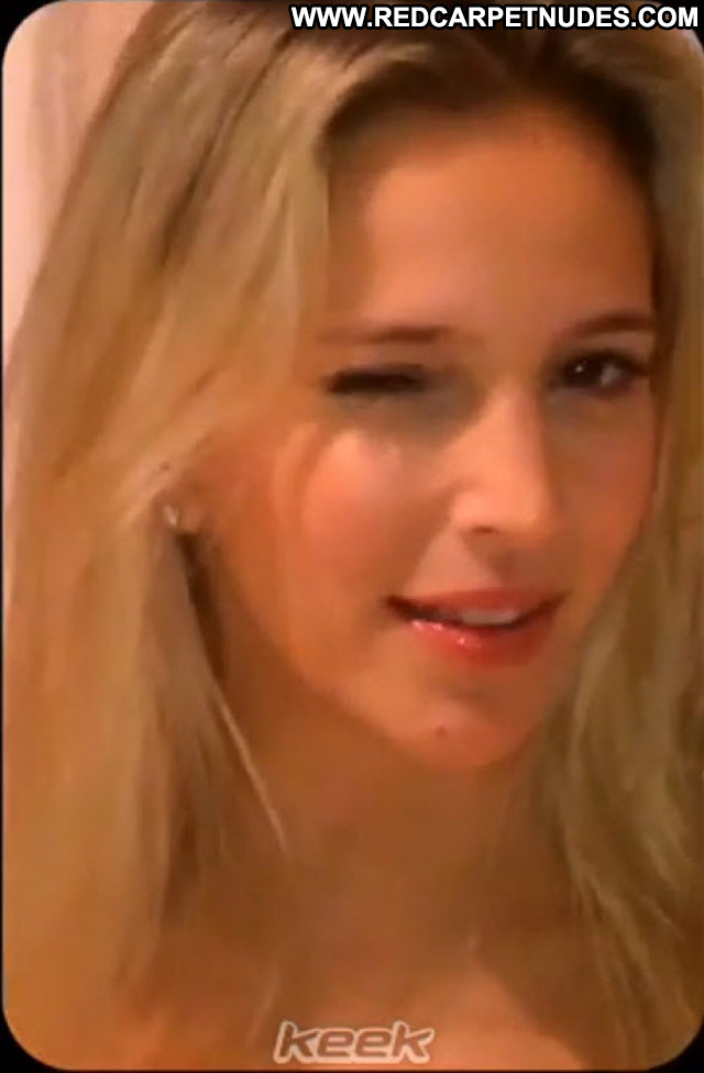 Luisana Lopilato Valentine Celebrity Beautiful Babe Posing Hot Actress