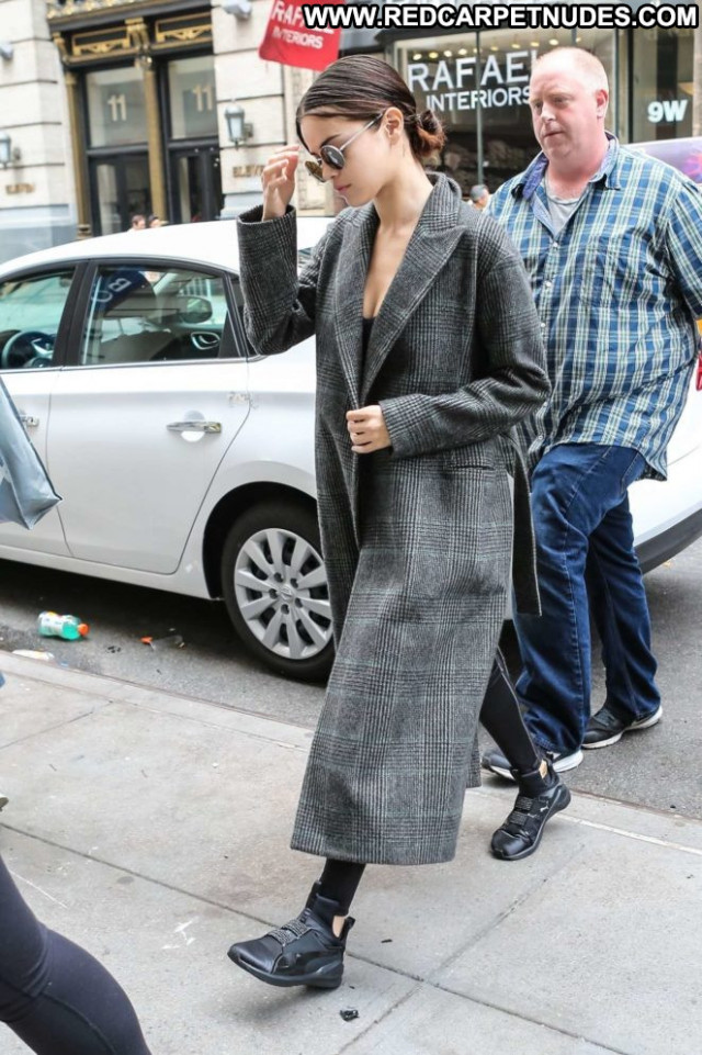 Selena Gomez No Source Celebrity Posing Hot Nyc Beautiful Paparazzi