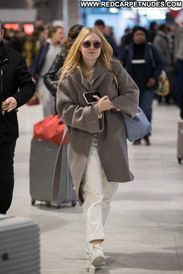 Dakota Fanning No Source  Paparazzi Beautiful Posing Hot Paris Babe