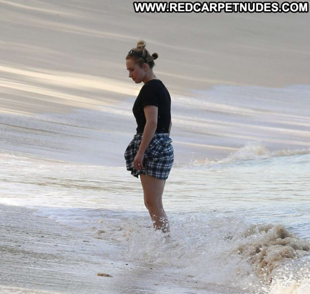 Hayden Panettiere The Beach Beautiful Paparazzi Babe Posing Hot