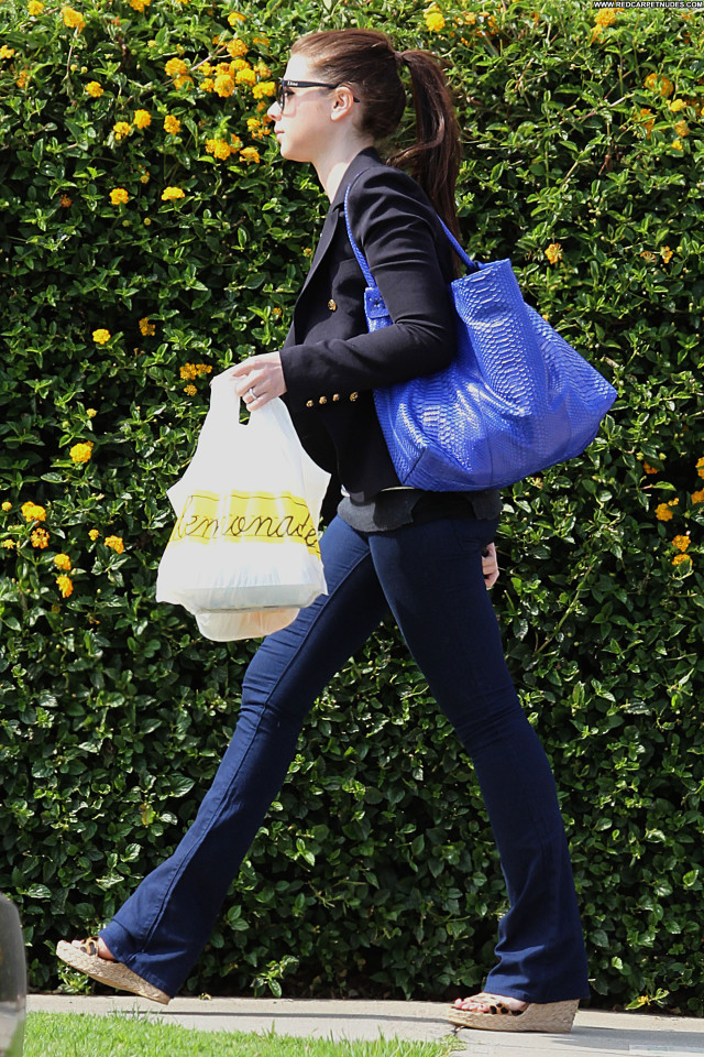 Michelle Trachtenberg Shopping Beautiful Posing Hot Shopping High